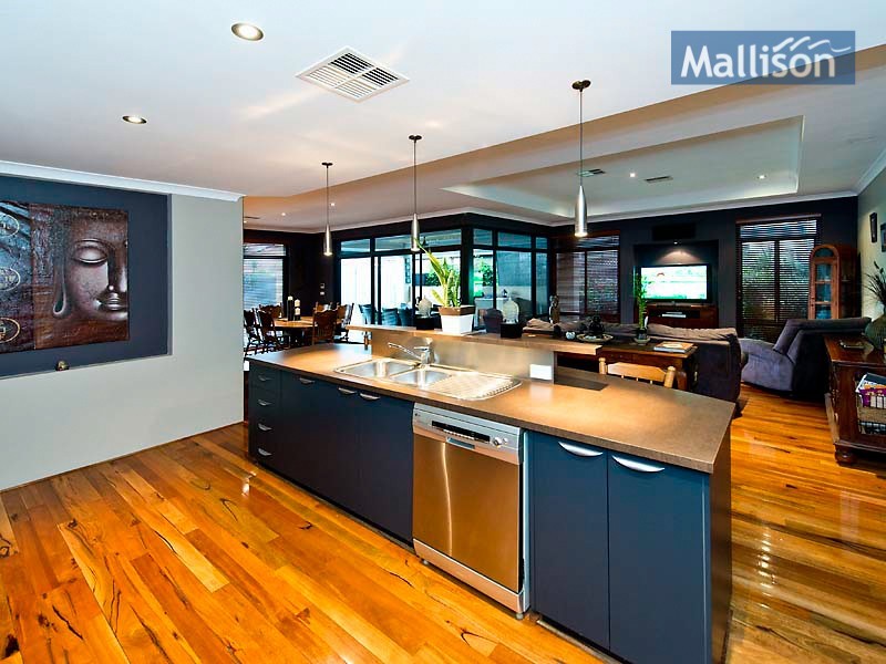 25 Dunbar Way, Canning Vale WA 6155