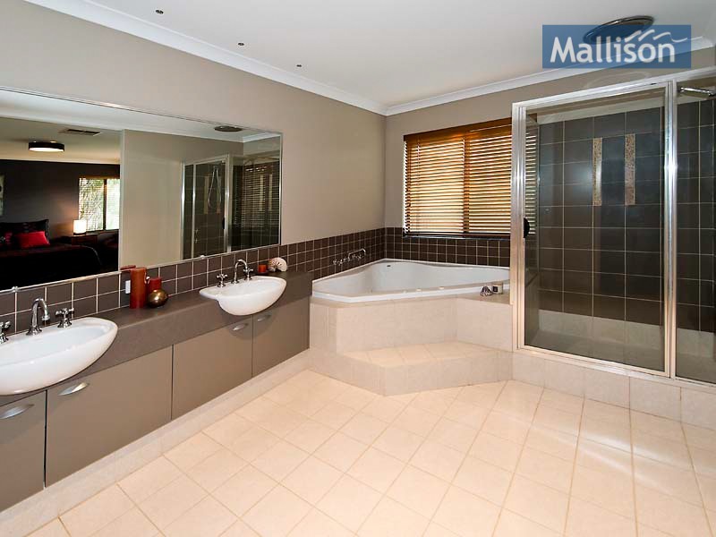 25 Dunbar Way, Canning Vale WA 6155