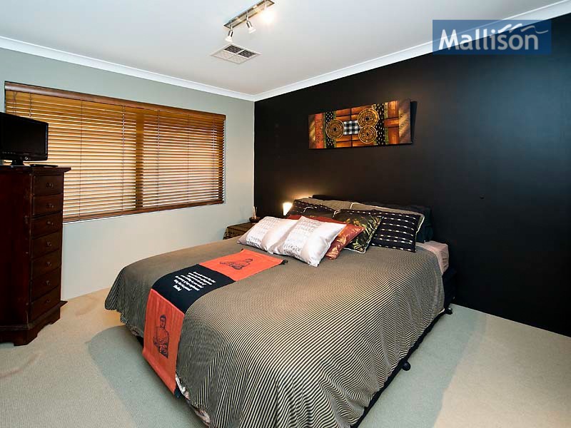 25 Dunbar Way, Canning Vale WA 6155