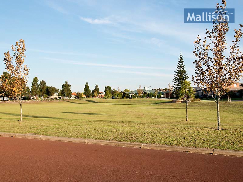 25 Dunbar Way, Canning Vale WA 6155