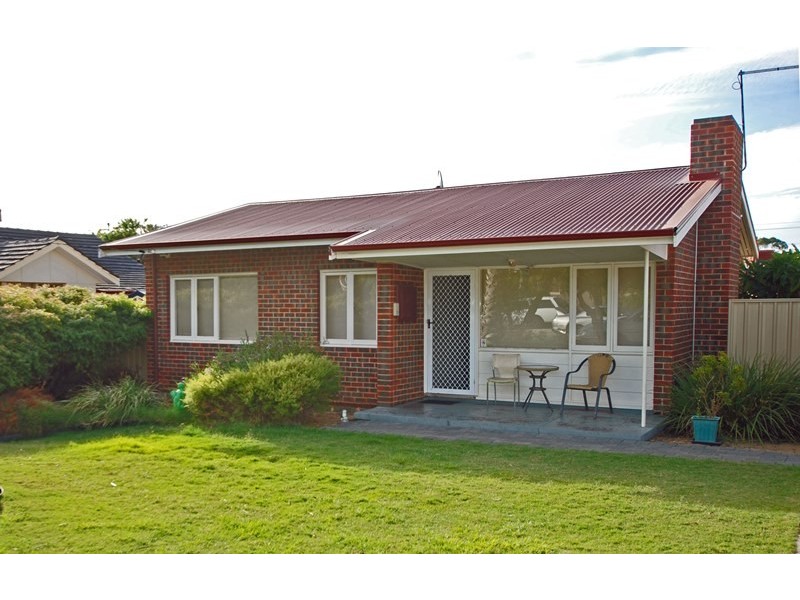 16 Camillo Street, Coolbellup WA 6163