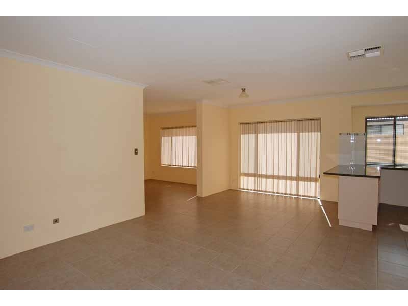 18 Shelduck Bend, Harrisdale WA 6112