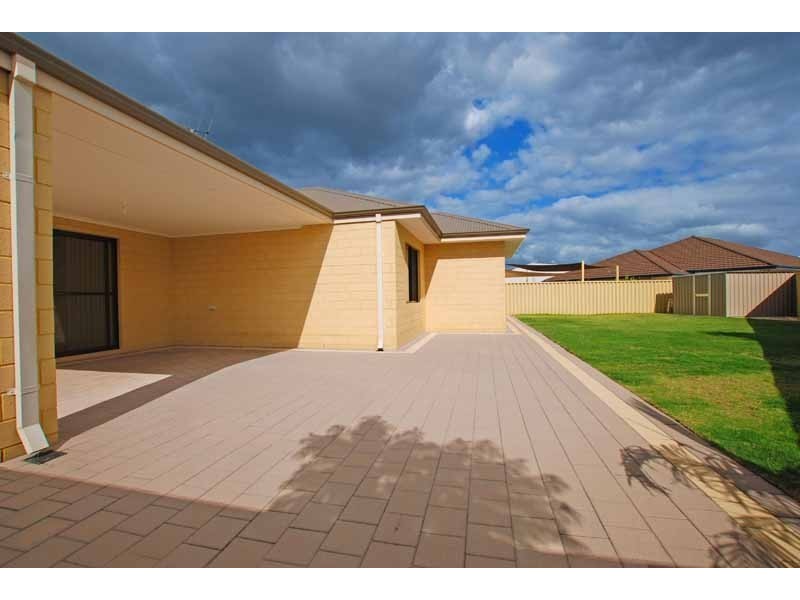 18 Shelduck Bend, Harrisdale WA 6112