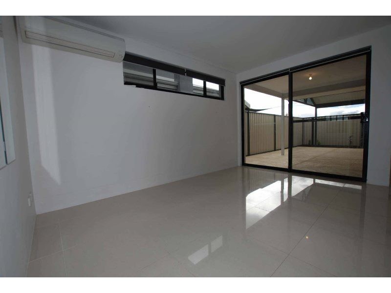 21 Fairlie Road, Canning Vale WA 6155