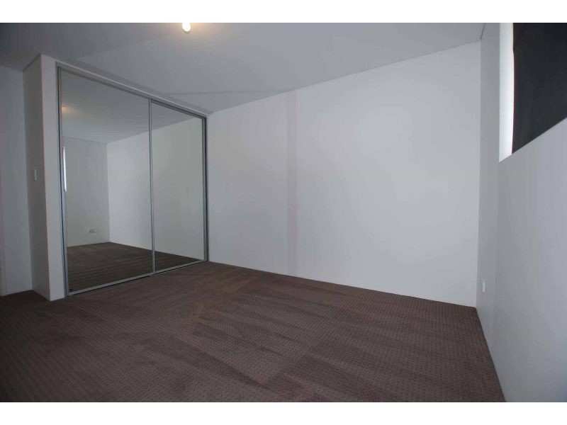 21 Fairlie Road, Canning Vale WA 6155