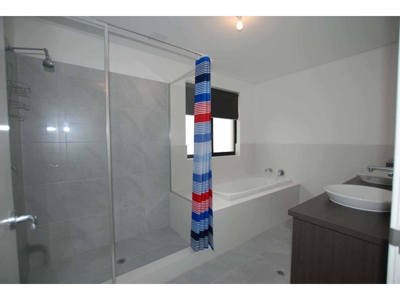 21 Fairlie Road, Canning Vale WA 6155