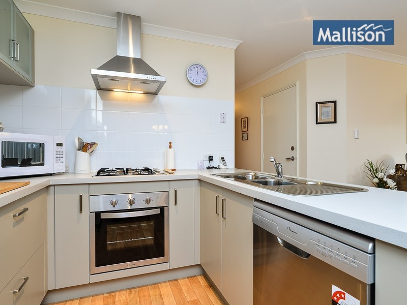 24/121 Eighth Rd, Armadale WA 6112