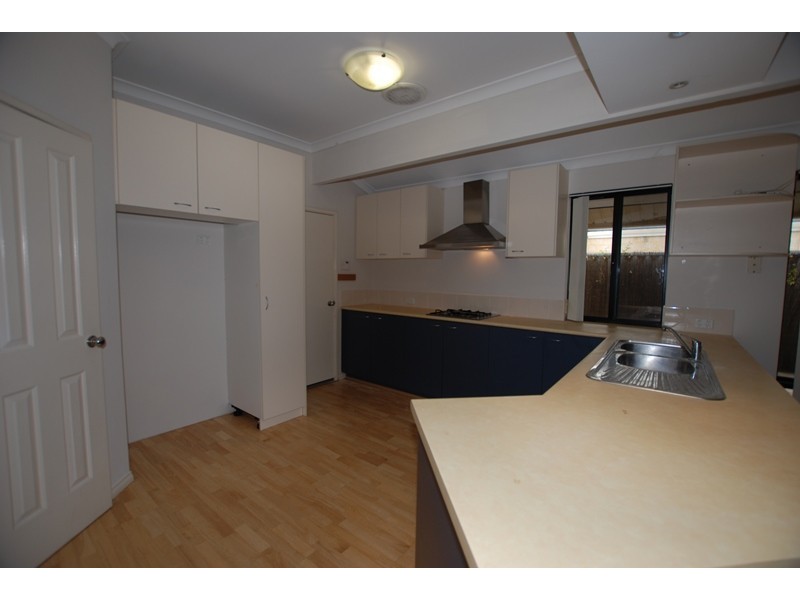 9 Jurien Way, Hammond Park WA 6164