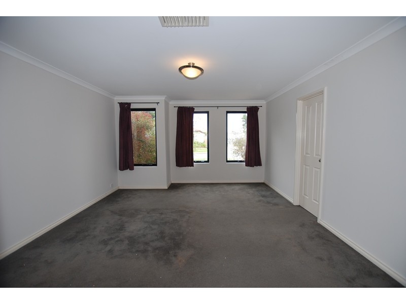 9 Jurien Way, Hammond Park WA 6164