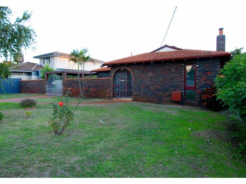 15 Caldecott Street, Thornlie WA 6108