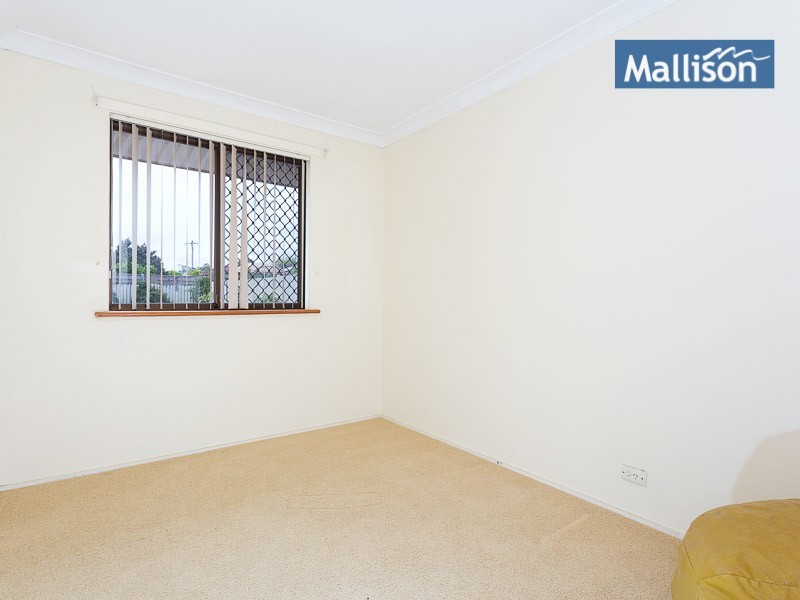 8 Levine Court, Thornlie WA 6108