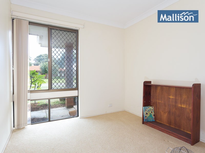 8 Levine Court, Thornlie WA 6108