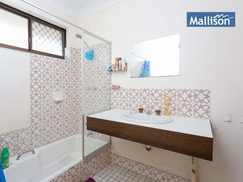 8 Levine Court, Thornlie WA 6108