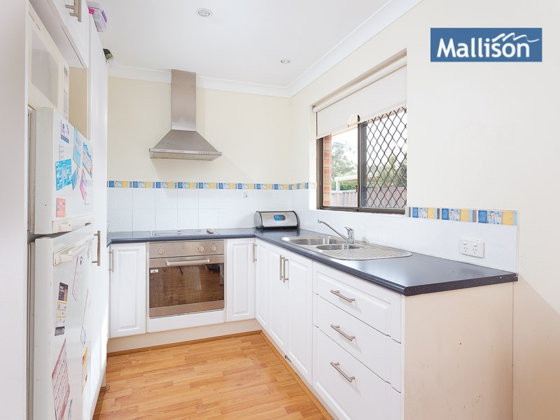 8 Levine Court, Thornlie WA 6108