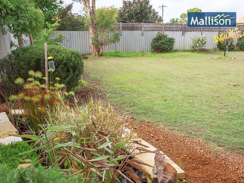 8 Levine Court, Thornlie WA 6108