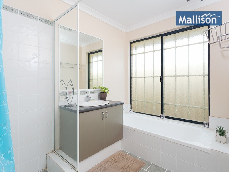 20 Sandleford Way, Hammond Park WA 6164