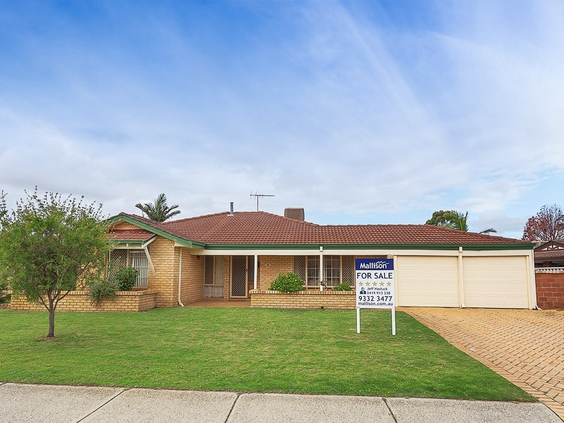 8 Voyager Drive, Thornlie WA 6108
