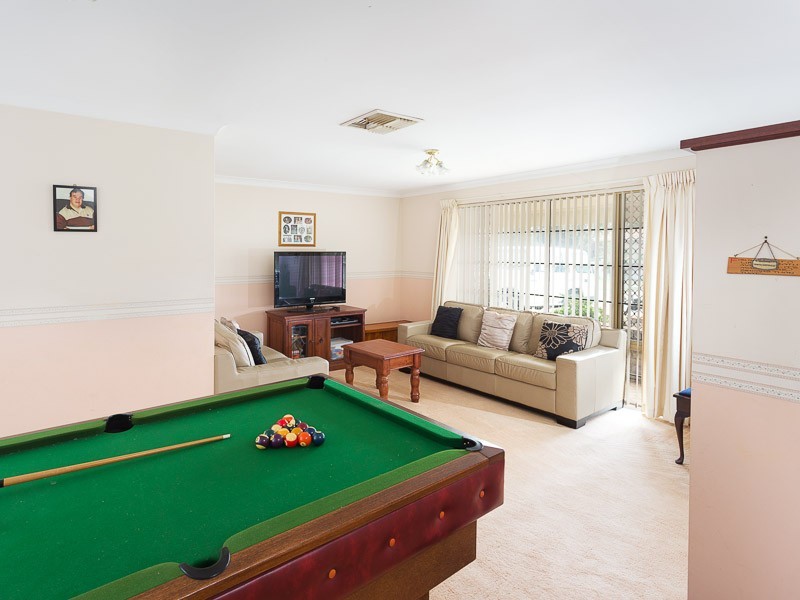 8 Voyager Drive, Thornlie WA 6108