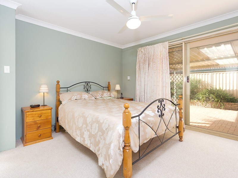 8 Voyager Drive, Thornlie WA 6108