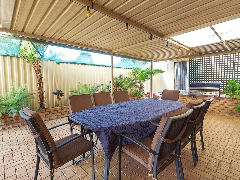 8 Voyager Drive, Thornlie WA 6108