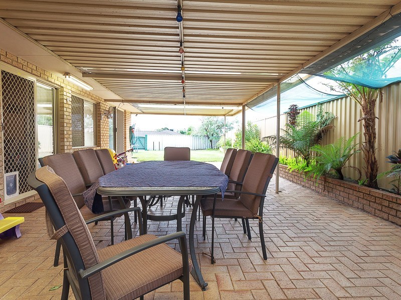 8 Voyager Drive, Thornlie WA 6108