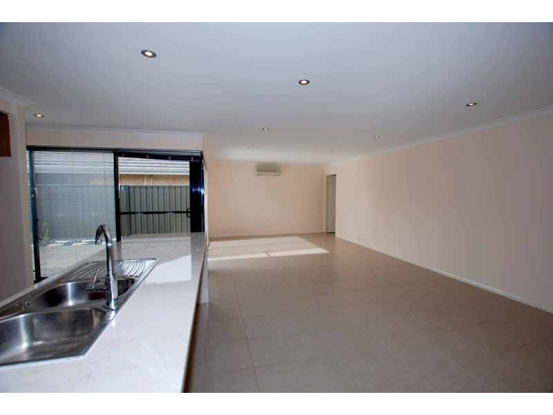 8/2 Pemberton Boulevard, Baldivis WA 6171