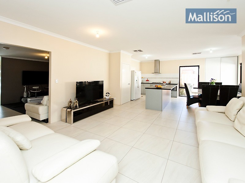 31 Regina Road, Kelmscott WA 6111