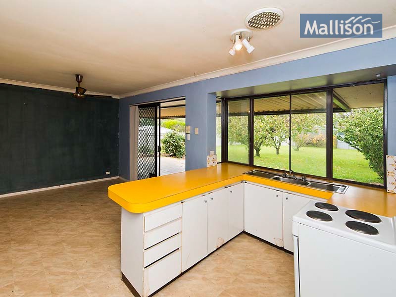21 Teak Way, Maddington WA 6109