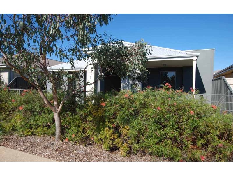 7 Roudnice Lane, Champion Lakes WA 6111