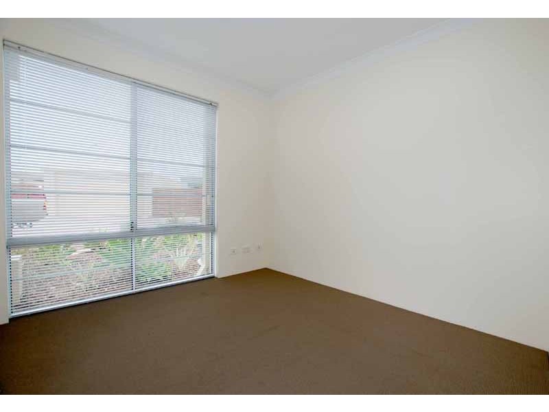9/2 Malting Court, Canning Vale WA 6155