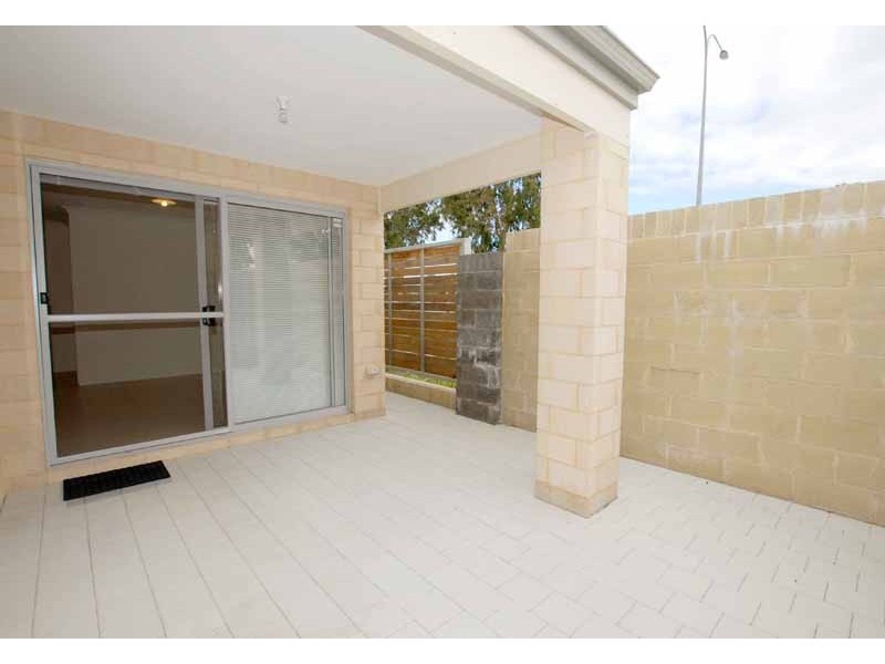 9/2 Malting Court, Canning Vale WA 6155
