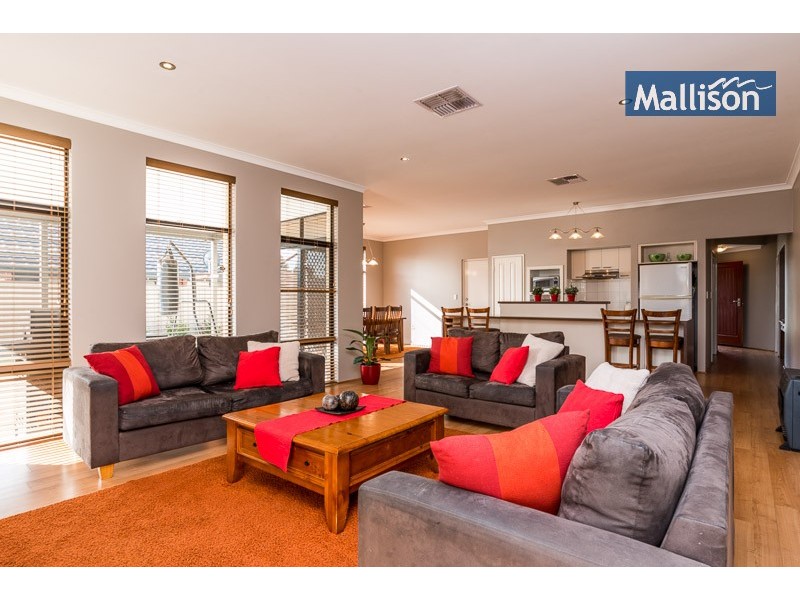 16 Panton Drive, Success WA 6164