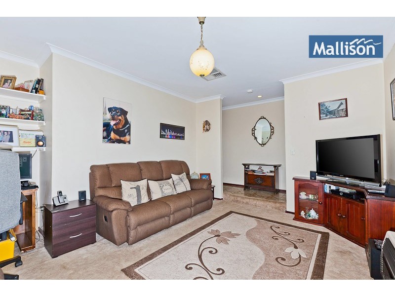 130 Grovelands Drive, Camillo WA 6111