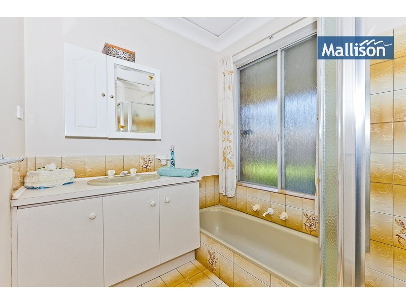 130 Grovelands Drive, Camillo WA 6111