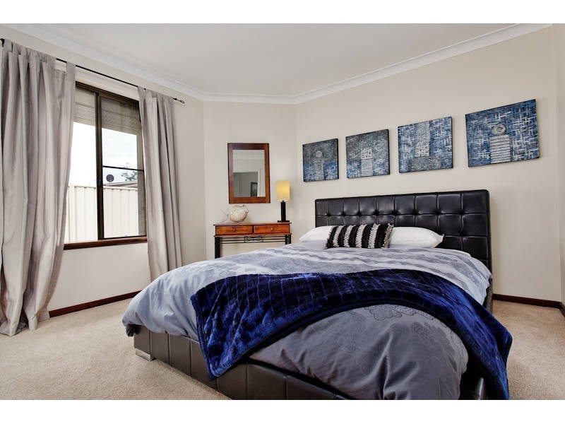 3/4 Soldiers Cove Terrace, Dudley Park WA 6210