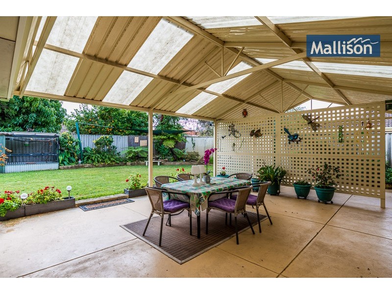 24 Nicholls Crescent, Bull Creek WA 6149