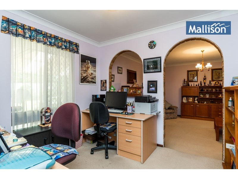 24 Nicholls Crescent, Bull Creek WA 6149