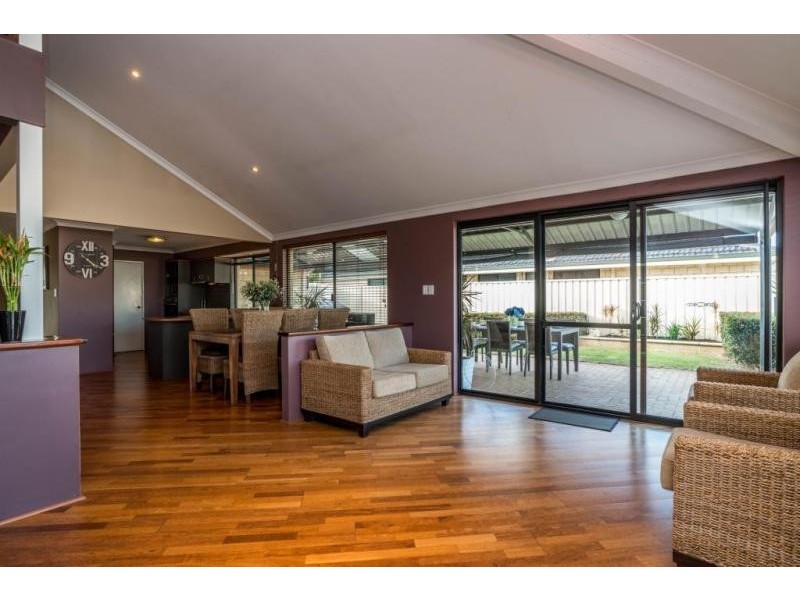 5 Weddell Close, Canning Vale WA 6155