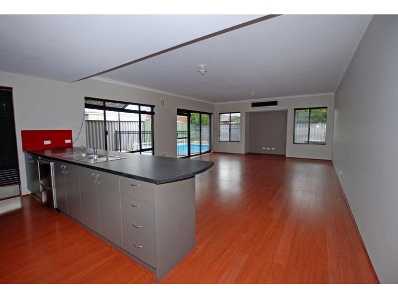 6 Elmore Way, High Wycombe WA 6057