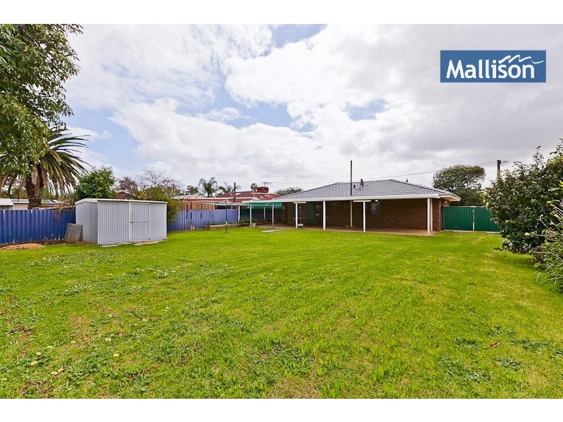 54 Jacqueline Drive, Thornlie WA 6108