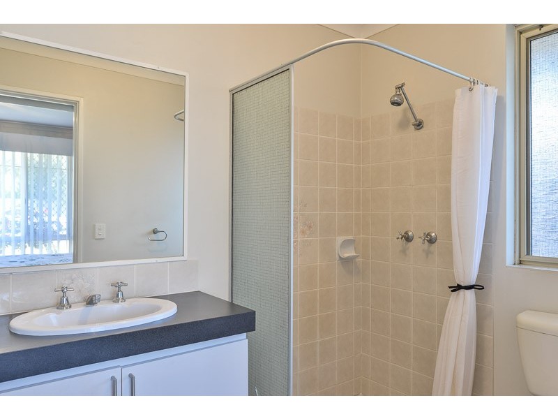 20 Jooleen Way, Thornlie WA 6108