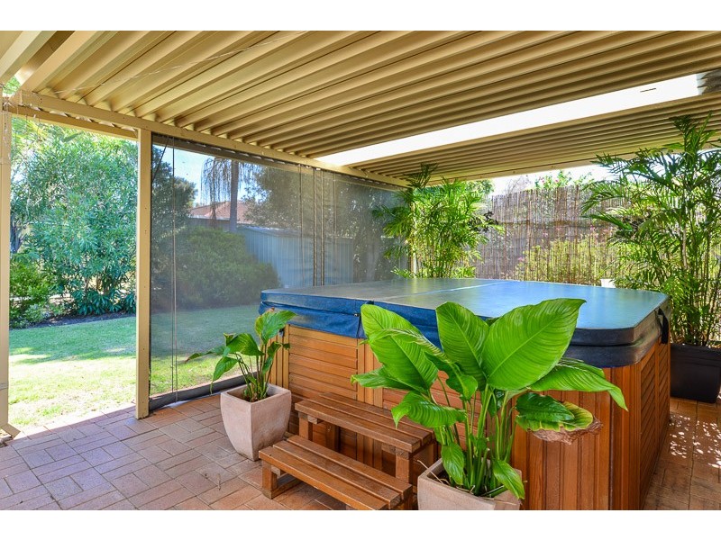 20 Jooleen Way, Thornlie WA 6108