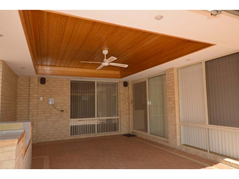 16 Lexington Avenue, Canning Vale WA 6155