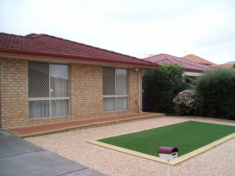 14 Carakine Grove, Thornlie WA 6108