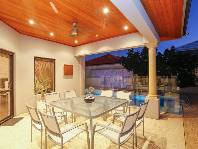 4 Islandview Rise, Yangebup WA 6164
