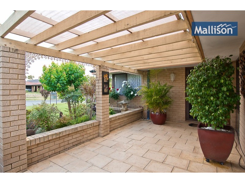 18 Ambassador Court, Thornlie WA 6108