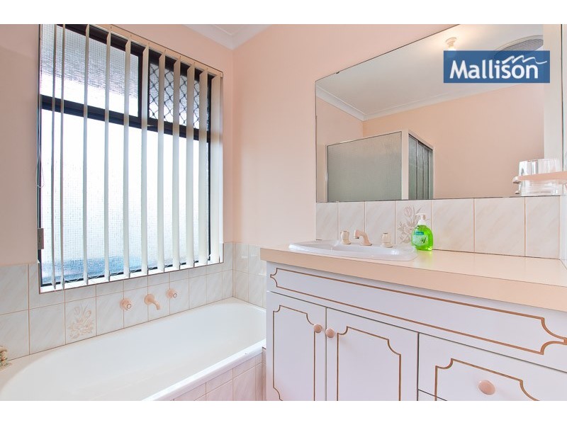 18 Ambassador Court, Thornlie WA 6108