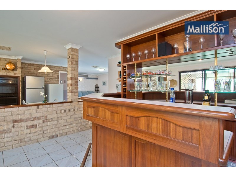 18 Ambassador Court, Thornlie WA 6108