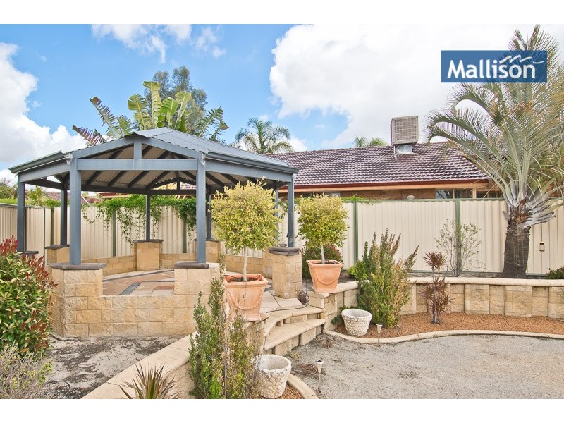 18 Ambassador Court, Thornlie WA 6108