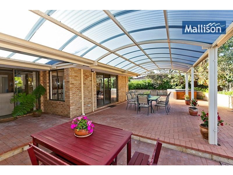 4 Coombs Place, Bateman WA 6150